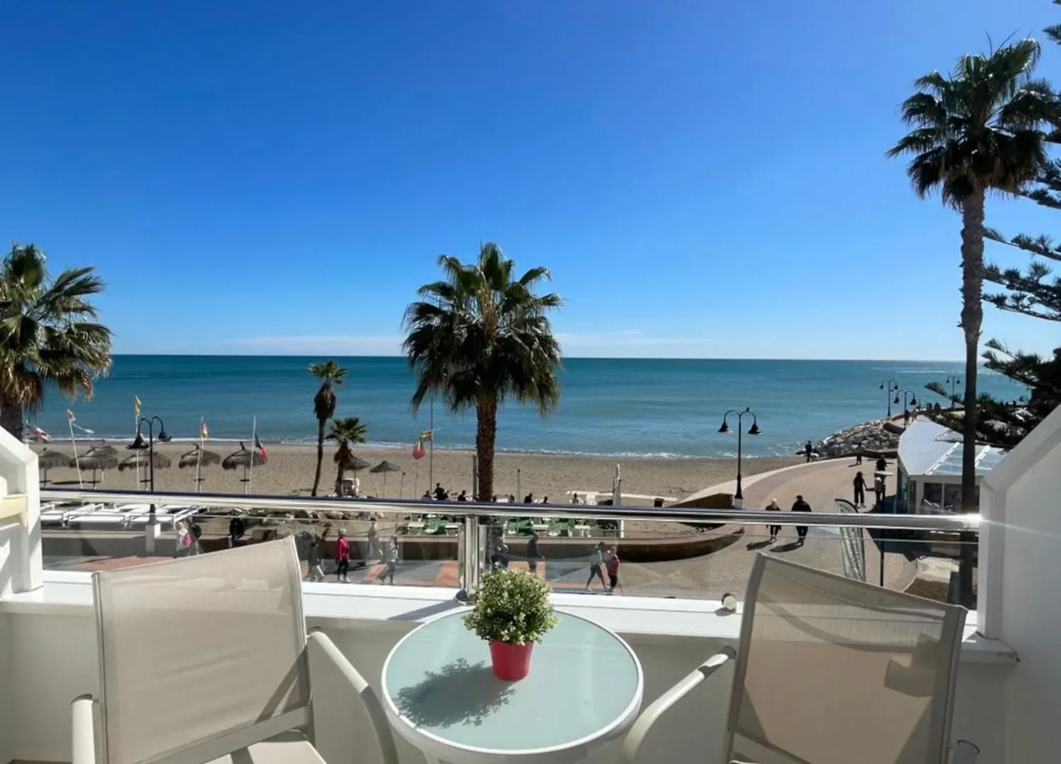 Apartment Roca Chica. Studio - First Line Beach Torremolinos